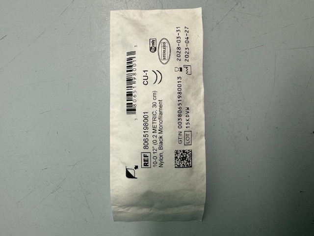 Шовний матеріал 10-0 чорний нейлон, мононитка, CU-1, 30 см